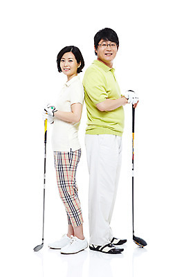 포토 JPG 스튜디오촬영 전신 라이프스타일 부부 커플 여자 남자 행복 스포츠용품 스포츠 40대 중년 포즈 골프 모션 중년라이프 레저용품 레저 골프용품 골프클럽 실내 건강 사랑 서기 미소 웃음 누끼 사람 동양인 성인 취미 두명 라이프 레포츠 운동 건강관리 화목 다정 골프채 한국인 골프웨어 중년부부 중년만 국내포토 옷 감정 컨셉 관계 표정 관리 인종 내부 생활 구기 오브젝트 성인만 파일형식