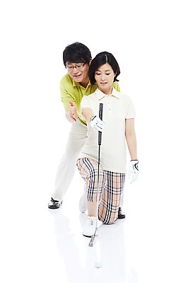 포토 JPG 스튜디오촬영 전신 라이프스타일 부부 커플 여자 남자 행복 스포츠용품 스포츠 40대 중년 포즈 골프 공 모션 중년라이프 레저용품 레저 골프공 골프용품 골프클럽 실내 건강 사랑 서기 미소 웃음 누끼 사람 동양인 성인 취미 두명 라이프 레포츠 운동 건강관리 화목 다정 골프채 한국인 가르침 골프웨어 중년부부 중년만 국내포토 옷 교육 감정 컨셉 관계 표정 관리 인종 내부 생활 구기 오브젝트 성인만 파일형식