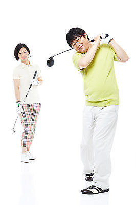 포토 JPG 스튜디오촬영 전신 라이프스타일 부부 커플 여자 남자 행복 스포츠용품 스포츠 40대 중년 포즈 골프 모션 중년라이프 레저용품 레저 골프용품 골프클럽 실내 건강 사랑 서기 미소 웃음 들기 누끼 사람 동양인 성인 취미 두명 라이프 레포츠 운동 건강관리 화목 다정 골프채 한국인 스윙 골프웨어 중년부부 중년만 국내포토 옷 감정 컨셉 관계 표정 관리 인종 내부 생활 구기 오브젝트 성인만 파일형식