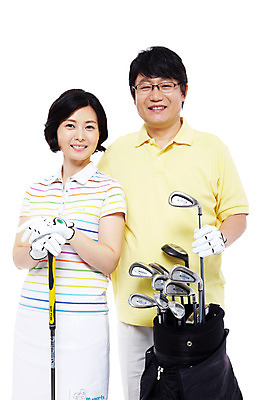 포토 JPG 스튜디오촬영 라이프스타일 부부 커플 여자 남자 행복 스포츠용품 스포츠 40대 중년 포즈 골프 모션 중년라이프 레저용품 레저 골프용품 골프클럽 실내 건강 사랑 서기 미소 웃음 누끼 사람 동양인 상반신 성인 취미 두명 라이프 레포츠 운동 건강관리 화목 다정 골프채 한국인 골프가방 골프웨어 중년부부 중년만 국내포토 옷 감정 컨셉 가방 관계 표정 관리 인종 내부 생활 구기 오브젝트 성인만 파일형식