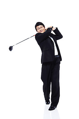 포토 JPG 스튜디오촬영 전신 라이프스타일 남자 스포츠용품 스포츠 40대 중년 포즈 골프 비즈니스 모션 중년라이프 레저용품 레저 골프용품 골프클럽 실내 건강 한명 서기 미소 웃음 누끼 사람 동양인 정장 성인 취미 라이프 레포츠 운동 건강관리 골프채 한국인 비즈니스맨 스윙 남자만 남자한명만 중년만 중년남자만 중년남자한명만 국내포토 1 옷 표정 관리 인종 내부 생활 구기 직장인 오브젝트 성인만 파일형식