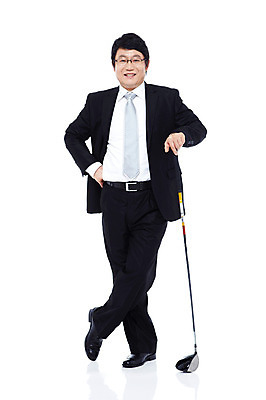 포토 JPG 스튜디오촬영 전신 라이프스타일 남자 스포츠용품 스포츠 40대 중년 포즈 골프 비즈니스 모션 중년라이프 레저용품 레저 골프용품 골프클럽 실내 건강 한명 서기 미소 웃음 누끼 사람 동양인 정장 성인 취미 라이프 레포츠 운동 건강관리 골프채 한국인 비즈니스맨 남자만 남자한명만 중년만 중년남자만 중년남자한명만 국내포토 1 옷 표정 관리 인종 내부 생활 구기 직장인 오브젝트 성인만 파일형식