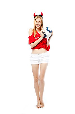 포토 JPG 스튜디오촬영 전신 서양인 해외기획촬영 여자 2010년태국 스포츠용품 스포츠 포즈 축구공 공 축구용품 응원 모션 실내 한명 서기 미소 웃음 누끼 사람 손짓 20대 성인 파이팅 축구 기쁨 응원용품 도구 붉은악마 축구응원 빨간티셔츠 여자만 여자한명만 성인여자만 청년만 청년여자만 성인한명만 청년여자한명만 성인여자한명만 성인만 월드싸커 국내포토 외국인 1 감정 표정 청년 내부 구기 오브젝트 파일형식