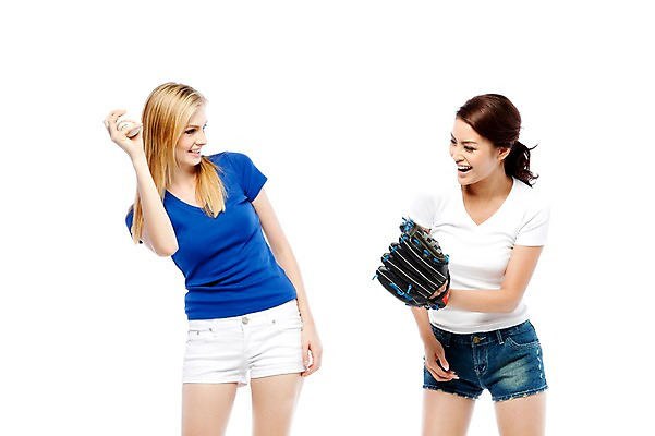 포토 JPG 스튜디오촬영 서양인 해외기획촬영 여자 2010년태국 스포츠용품 스포츠 포즈 공 응원 모션 실내 서기 미소 웃음 누끼 사람 동양인 손짓 상반신 20대 성인 두명 파이팅 기쁨 야구 야구용품 글러브 야구글러브 던지기 야구공 투구 여자만 성인여자만 청년만 청년여자만 성인만 국내포토 투구모자 외국인 감정 장갑 표정 인종 청년 내부 구기 보호장비 오브젝트 파일형식