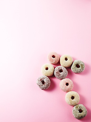 포토 JPG 스튜디오촬영 모양 화살표 음식 응원 디저트 떡 실내 선물 사람없음 수능 시험 방향 입시 상승 찹쌀떡 국내포토 교육 컨셉 내부 학습 파일형식