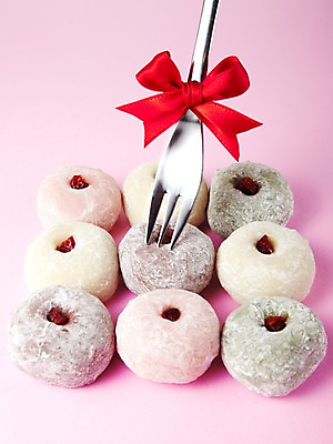 포토 JPG 스튜디오촬영 리본 음식 포크 응원 디저트 떡 실내 선물 사람없음 수능 시험 명중 오브젝트 입시 찹쌀떡 정답 국내포토 식기 교육 내부 학습 파일형식