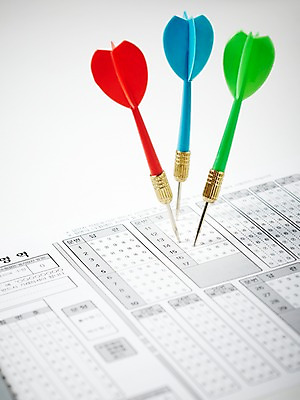 포토 JPG 스튜디오촬영 실내 사람없음 수능 시험 명중 오브젝트 입시 합격 점수 답안지 만점 다트핀 국내포토 교육 내부 학습 다트 파일형식