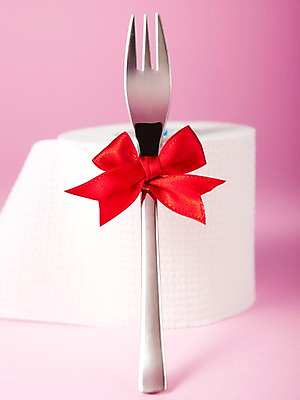 포토 JPG 스튜디오촬영 리본 포크 응원 실내 선물 사람없음 수능 시험 기도 행운 화장지 오브젝트 입시 합격 두루마리화장지 부적 국내포토 식기 교육 컨셉 내부 학습 파일형식