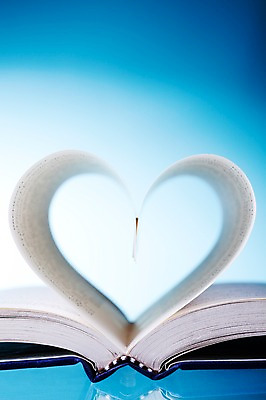 포토 JPG 스튜디오촬영 모양 백그라운드 실내 사람없음 책 펼침 하트 오브젝트 한권 국내포토 1 모션 내부 파일형식