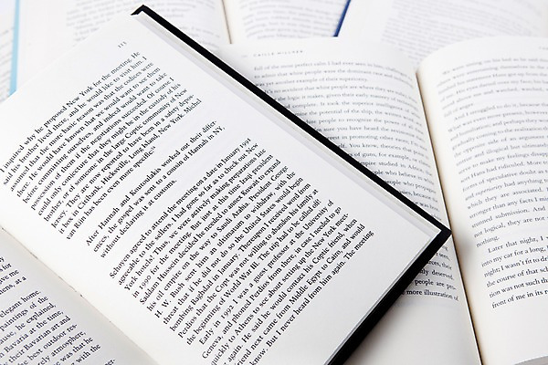 포토 JPG 스튜디오촬영 백그라운드 실내 사람없음 책 펼침 오브젝트 여러권 페이지 국내포토 다수 모션 내부 파일형식