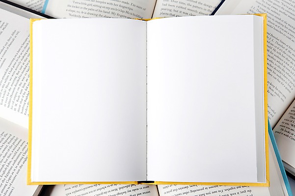 포토 JPG 스튜디오촬영 백그라운드 실내 사람없음 책 하이앵글 펼침 오브젝트 여러권 페이지 국내포토 뷰포인트 다수 모션 내부 파일형식