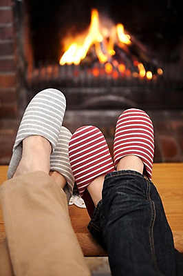 포토 JPG 해외기획촬영 라이프스타일 계절 여행 포즈 겨울 2010년일본 모션 발 자연 탁자 슬리퍼 사람 동양인 근접촬영 20대 성인 두명 라이프 신체부위 일본 한국인 장작 일본여행 벽난로 청년만 성인만 국내포토 아시아 뷰포인트 해외여행 가구 신발 인종 청년 생활 생태계 파일형식