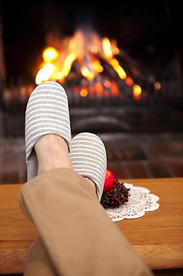 포토 JPG 해외기획촬영 라이프스타일 계절 여행 포즈 겨울 초 촛불 2010년일본 모션 발 자연 탁자 슬리퍼 한명 사람 동양인 근접촬영 20대 성인 라이프 신체부위 일본 한국인 장작 일본여행 벽난로 청년만 성인만 국내포토 1 아시아 뷰포인트 해외여행 가구 신발 인종 청년 생활 생태계 파일형식