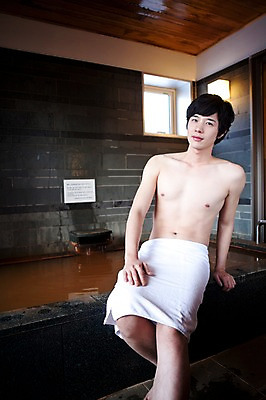 포토 JPG 해외기획촬영 라이프스타일 계절 남자 행복 여행 포즈 겨울 2010년일본 모션 자연 휴식 실내 한명 사람 앉기 동양인 상반신 20대 성인 라이프 수건 일본 온천 한국인 일본여행 걸터앉기 남자만 남자한명만 성인남자만 청년만 청년남자만 청년남자한명만 성인한명만 성인남자한명만 성인만 국내포토 1 감정 아시아 해외여행 컨셉 인종 청년 내부 생활 위생용품 스파 생태계 파일형식