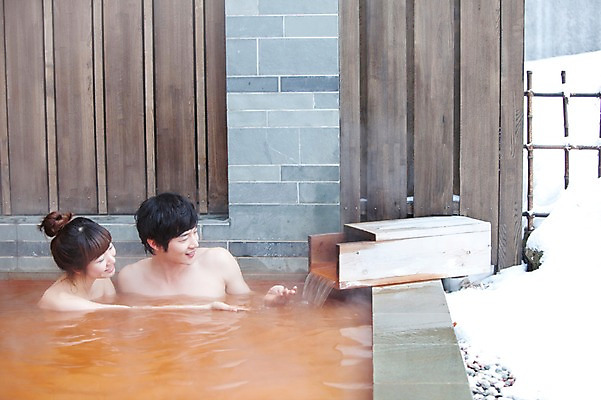 포토 JPG 주간 해외기획촬영 라이프스타일 커플 계절 여자 남자 행복 여행 포즈 겨울 2010년일본 모션 자연 휴식 사랑 미소 웃음 사람 앉기 동양인 상반신 20대 성인 야외 두명 라이프 일본 온천 한국인 눈 일본여행 청년만 성인만 국내포토 자연요소 감정 아시아 해외여행 컨셉 관계 날씨 표정 인종 청년 생활 스파 생태계 파일형식