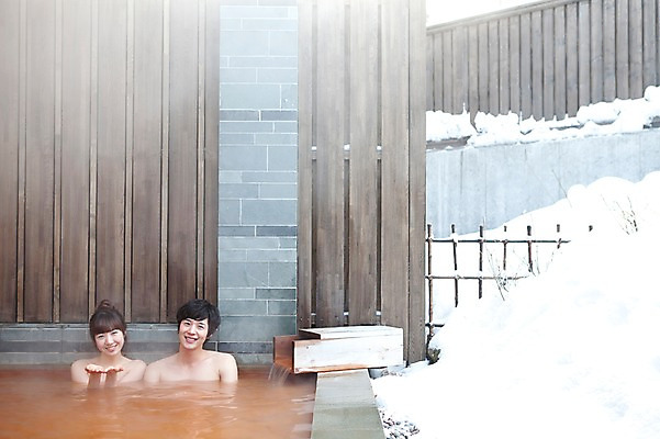 포토 JPG 주간 해외기획촬영 라이프스타일 커플 계절 여자 남자 행복 여행 포즈 겨울 2010년일본 모션 자연 휴식 사랑 미소 웃음 사람 앉기 동양인 상반신 20대 성인 야외 두명 라이프 손들기 일본 온천 한국인 눈 일본여행 청년만 성인만 국내포토 자연요소 감정 아시아 해외여행 컨셉 관계 날씨 표정 인종 청년 생활 스파 생태계 파일형식