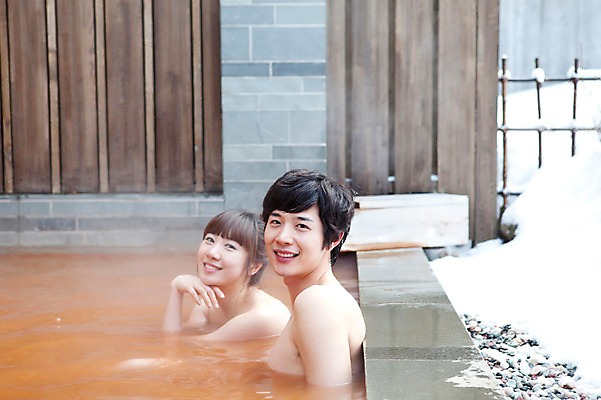 포토 JPG 주간 해외기획촬영 라이프스타일 커플 계절 여자 남자 행복 여행 포즈 겨울 2010년일본 모션 자연 휴식 사랑 미소 웃음 사람 앉기 동양인 상반신 20대 성인 야외 두명 라이프 옆모습 일본 온천 한국인 눈 일본여행 청년만 성인만 국내포토 자연요소 감정 아시아 뷰포인트 해외여행 컨셉 관계 날씨 표정 인종 청년 생활 스파 생태계 파일형식