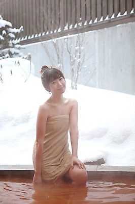 포토 JPG 주간 해외기획촬영 라이프스타일 계절 여자 행복 여행 포즈 겨울 2010년일본 모션 자연 휴식 한명 사람 앉기 동양인 상반신 20대 성인 야외 라이프 옆모습 일본 온천 한국인 눈 일본여행 걸터앉기 여자만 여자한명만 성인여자만 청년만 청년여자만 성인한명만 청년여자한명만 성인여자한명만 성인만 국내포토 자연요소 1 감정 아시아 뷰포인트 해외여행 컨셉 날씨 인종 청년 생활 스파 생태계 파일형식