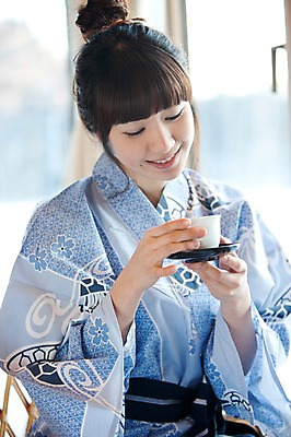 포토 JPG 해외기획촬영 라이프스타일 계절 여자 전통문화 여행 포즈 겨울 일본문화 2010년일본 모션 자연 휴식 한명 미소 웃음 사람 앉기 동양인 상반신 20대 성인 라이프 일본 침실 한국인 차 다기 전통의상 기모노 일본여행 창가 여자만 여자한명만 성인여자만 청년만 청년여자만 성인한명만 청년여자한명만 성인여자한명만 성인만 내려보기 국내포토 1 동양문화 전통 아시아 문화 음료 외국문화 해외여행 컨셉 창문 표정 인종 청년 생활 다도 일본전통의상 생태계 파일형식