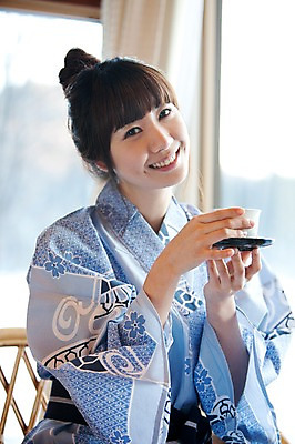 포토 JPG 해외기획촬영 라이프스타일 계절 여자 전통문화 여행 포즈 겨울 일본문화 2010년일본 모션 자연 휴식 한명 미소 웃음 사람 앉기 동양인 상반신 20대 성인 라이프 일본 침실 한국인 차 다기 전통의상 기모노 일본여행 창가 여자만 여자한명만 성인여자만 청년만 청년여자만 성인한명만 청년여자한명만 성인여자한명만 성인만 국내포토 1 동양문화 전통 아시아 문화 음료 외국문화 해외여행 컨셉 창문 표정 인종 청년 생활 다도 일본전통의상 생태계 파일형식