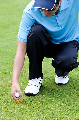 포토 JPG 주간 해외기획촬영 해외 손 남자 2010년태국 스포츠용품 스포츠 골프 스포츠시설 골프장 필드 레저 골프공 골프용품 한명 들기 사람 동양인 손짓 성인 야외 신체부위 초록색 레포츠 구기 한국인 골퍼 성인만 국내포토 자연요소 1 컬러 공 모션 운동선수 인종 오브젝트 시설 파일형식