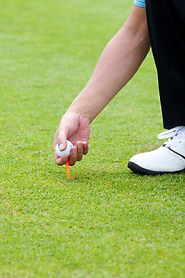 포토 JPG 주간 해외기획촬영 해외 손 남자 2010년태국 스포츠용품 스포츠 골프 스포츠시설 골프장 필드 레저 골프공 골프용품 한명 들기 사람 동양인 손짓 성인 야외 신체부위 초록색 레포츠 구기 한국인 골퍼 성인만 국내포토 자연요소 1 컬러 공 모션 운동선수 인종 오브젝트 시설 파일형식