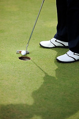 포토 JPG 주간 해외기획촬영 해외 남자 2010년태국 스포츠용품 스포츠 골프 스포츠시설 골프장 필드 레저 골프공 골프용품 골프클럽 그림자 한명 사람 동양인 성인 야외 초록색 레포츠 구기 골프채 한국인 골퍼 스윙 샷 남자만 남자한명만 성인남자만 성인만 국내포토 자연요소 1 컬러 포즈 공 자세 운동선수 인종 오브젝트 시설 파일형식