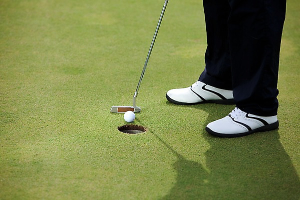 포토 JPG 주간 해외기획촬영 해외 남자 2010년태국 스포츠용품 스포츠 골프 스포츠시설 골프장 필드 레저 골프공 골프용품 골프클럽 그림자 한명 사람 동양인 성인 야외 초록색 레포츠 구기 골프채 한국인 골퍼 스윙 샷 남자만 남자한명만 성인남자만 성인만 국내포토 자연요소 1 컬러 포즈 공 자세 운동선수 인종 오브젝트 시설 파일형식