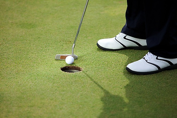 포토 JPG 주간 해외기획촬영 해외 남자 2010년태국 스포츠용품 스포츠 골프 스포츠시설 골프장 필드 레저 골프공 골프용품 골프클럽 그림자 한명 사람 동양인 성인 야외 초록색 레포츠 구기 골프채 한국인 골퍼 스윙 샷 남자만 남자한명만 성인남자만 성인만 국내포토 자연요소 1 컬러 포즈 공 자세 운동선수 인종 오브젝트 시설 파일형식