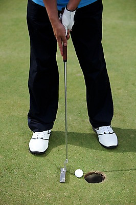 포토 JPG 주간 해외기획촬영 해외 남자 2010년태국 스포츠용품 스포츠 골프 스포츠시설 골프장 필드 레저 골프공 골프용품 골프클럽 한명 사람 동양인 성인 야외 초록색 레포츠 구기 골프채 한국인 골퍼 스윙 샷 골프장갑 남자만 남자한명만 성인남자만 성인만 국내포토 자연요소 1 컬러 포즈 장갑 공 자세 운동선수 인종 오브젝트 시설 파일형식