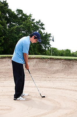 포토 JPG 주간 나무 식물 해외기획촬영 해외 남자 2010년태국 모래 스포츠용품 스포츠 골프 스포츠시설 골프장 필드 레저 골프공 골프용품 골프클럽 한명 들기 사람 동양인 성인 야외 초록색 레포츠 구기 골프채 한국인 벙커 골퍼 스윙 샷 남자만 남자한명만 성인남자만 성인만 국내포토 자연요소 1 컬러 포즈 공 모션 자세 운동선수 인종 오브젝트 시설 파일형식