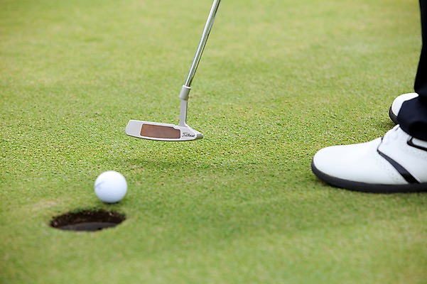 포토 JPG 주간 해외기획촬영 해외 남자 2010년태국 스포츠용품 스포츠 골프 스포츠시설 골프장 필드 레저 골프공 골프용품 골프클럽 한명 사람 동양인 성인 야외 초록색 레포츠 구기 골프채 한국인 골퍼 스윙 샷 남자만 남자한명만 성인남자만 성인만 국내포토 자연요소 1 컬러 포즈 공 자세 운동선수 인종 오브젝트 시설 파일형식