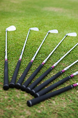 포토 JPG 주간 해외기획촬영 해외 2010년태국 스포츠용품 스포츠 골프 스포츠시설 골프장 필드 레저 골프용품 골프클럽 잔디 사람없음 야외 초록색 레포츠 구기 여러개 골프채 국내포토 자연요소 식물 컬러 다수 오브젝트 시설 파일형식