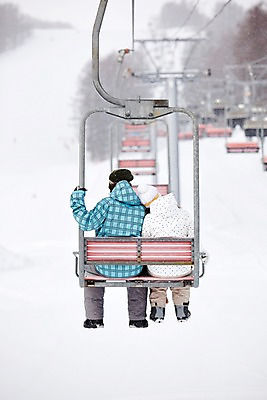 포토 JPG 나무 식물 해외기획촬영 라이프스타일 커플 계절 여자 남자 행복 스포츠 여행 포즈 겨울 스포츠시설 2010년일본 모션 자연 레저 겨울스포츠 스키장 사랑 미소 웃음 사람 앉기 동양인 20대 성인 두명 라이프 뒷모습 레포츠 일본 다정 한국인 일본여행 스키복 리프트 청년만 성인만 국내포토 옷 감정 아시아 뷰포인트 해외여행 컨셉 관계 스키 표정 인종 청년 생활 시설 생태계 파일형식