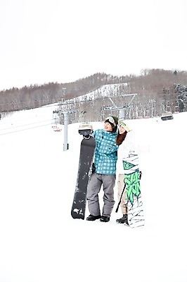 포토 JPG 나무 식물 해외기획촬영 라이프스타일 커플 계절 여자 남자 행복 스포츠용품 스포츠 여행 포즈 겨울 스포츠시설 2010년일본 모션 자연 레저 겨울스포츠 스키장 사랑 서기 미소 웃음 사람 동양인 20대 성인 두명 라이프 레포츠 설원 일본 다정 장비 한국인 스노우보드 보드 일본여행 레포츠용품 스키복 보드장비 청년만 성인만 국내포토 옷 감정 아시아 해외여행 컨셉 관계 스키 눈_날씨 표정 인종 청년 생활 보드_스포츠 오브젝트 시설 생태계 파일형식