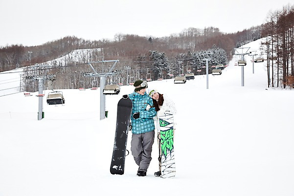 포토 JPG 나무 식물 해외기획촬영 라이프스타일 커플 계절 여자 남자 행복 스포츠용품 스포츠 여행 포즈 겨울 스포츠시설 2010년일본 모션 자연 레저 겨울스포츠 스키장 고글 사랑 서기 미소 웃음 사람 동양인 20대 성인 두명 라이프 레포츠 설원 일본 다정 장비 한국인 스노우보드 보드 일본여행 레포츠용품 스키복 보드장비 청년만 성인만 국내포토 옷 감정 아시아 해외여행 컨셉 관계 스키 눈_날씨 표정 인종 청년 생활 보드_스포츠 오브젝트 시설 생태계 파일형식
