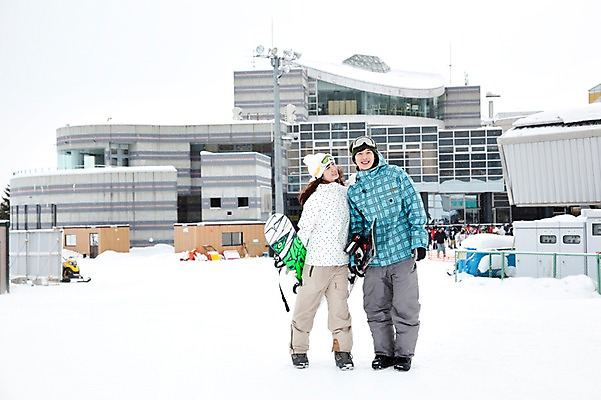 포토 JPG 해외기획촬영 라이프스타일 커플 계절 여자 남자 행복 스포츠용품 스포츠 여행 포즈 겨울 스포츠시설 2010년일본 모션 자연 레저 겨울스포츠 스키장 고글 사랑 서기 미소 웃음 사람 동양인 20대 성인 두명 건물 라이프 레포츠 설원 일본 다정 장비 한국인 스노우보드 보드 일본여행 레포츠용품 스키복 보드장비 청년만 성인만 국내포토 건축물 옷 감정 아시아 해외여행 컨셉 관계 스키 눈_날씨 표정 인종 청년 생활 보드_스포츠 오브젝트 시설 생태계 파일형식