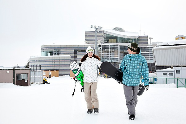 포토 JPG 해외기획촬영 라이프스타일 커플 계절 여자 남자 행복 스포츠용품 스포츠 여행 포즈 겨울 스포츠시설 2010년일본 모션 자연 레저 겨울스포츠 스키장 사랑 미소 웃음 사람 동양인 20대 성인 두명 건물 라이프 레포츠 설원 일본 다정 장비 한국인 스노우보드 보드 일본여행 레포츠용품 스키복 보드장비 청년만 성인만 국내포토 건축물 옷 감정 아시아 해외여행 컨셉 관계 스키 눈_날씨 표정 인종 청년 생활 보드_스포츠 오브젝트 시설 생태계 파일형식