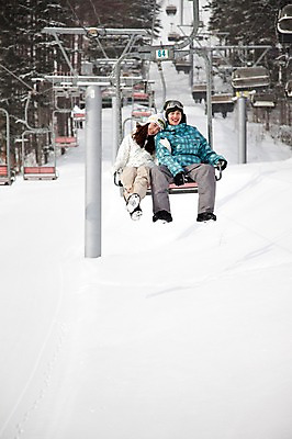 포토 JPG 나무 식물 해외기획촬영 라이프스타일 커플 계절 여자 남자 행복 스포츠 여행 포즈 겨울 스포츠시설 2010년일본 모션 자연 레저 겨울스포츠 스키장 사랑 미소 웃음 사람 앉기 동양인 20대 성인 두명 라이프 레포츠 일본 다정 한국인 일본여행 스키복 리프트 청년만 성인만 국내포토 옷 감정 아시아 해외여행 컨셉 관계 스키 표정 인종 청년 생활 시설 생태계 파일형식