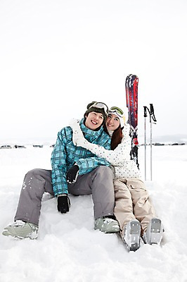 포토 JPG 해외기획촬영 라이프스타일 커플 계절 여자 남자 행복 스포츠용품 스포츠 여행 포즈 겨울 스포츠시설 2010년일본 모션 자연 레저 스키 겨울스포츠 스키장 고글 사랑 미소 웃음 사람 앉기 동양인 20대 성인 두명 라이프 레포츠 일본 다정 장비 한국인 일본여행 레포츠용품 스키복 스키장비 청년만 성인만 국내포토 옷 감정 아시아 해외여행 컨셉 관계 표정 인종 청년 생활 오브젝트 시설 생태계 파일형식