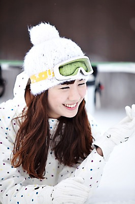 포토 JPG 해외기획촬영 라이프스타일 계절 여자 엎드리기 스포츠용품 스포츠 여행 포즈 겨울 스포츠시설 2010년일본 모션 자연 레저 겨울스포츠 스키장 한명 미소 웃음 사람 동양인 20대 성인 라이프 레포츠 일본 장비 한국인 스노우보드 보드 일본여행 레포츠용품 스키복 보드장비 여자만 여자한명만 성인여자만 청년만 청년여자만 성인한명만 청년여자한명만 성인여자한명만 성인만 국내포토 1 옷 아시아 해외여행 스키 표정 인종 청년 생활 보드_스포츠 오브젝트 시설 생태계 파일형식