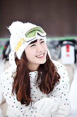 포토 JPG 해외기획촬영 라이프스타일 계절 여자 엎드리기 스포츠용품 스포츠 여행 포즈 겨울 스포츠시설 2010년일본 모션 자연 레저 겨울스포츠 스키장 고글 한명 미소 웃음 사람 동양인 20대 성인 라이프 레포츠 일본 장비 한국인 스노우보드 보드 일본여행 레포츠용품 스키복 보드장비 여자만 여자한명만 성인여자만 청년만 청년여자만 성인한명만 청년여자한명만 성인여자한명만 성인만 국내포토 1 옷 아시아 해외여행 스키 표정 인종 청년 생활 보드_스포츠 오브젝트 시설 생태계 파일형식