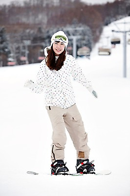 포토 JPG 나무 식물 해외기획촬영 라이프스타일 계절 여자 스포츠용품 스포츠 여행 포즈 겨울 스포츠시설 2010년일본 모션 자연 레저 겨울스포츠 스키장 고글 한명 미소 웃음 사람 동양인 20대 성인 라이프 레포츠 설원 일본 장비 한국인 스노우보드 보드 일본여행 레포츠용품 스키복 보드장비 여자만 여자한명만 성인여자만 청년만 청년여자만 성인한명만 청년여자한명만 성인여자한명만 성인만 국내포토 1 옷 아시아 해외여행 스키 표정 인종 청년 생활 눈 보드_스포츠 오브젝트 시설 생태계 파일형식