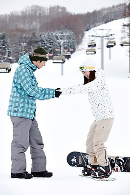 포토 JPG 나무 식물 해외기획촬영 라이프스타일 커플 계절 여자 남자 행복 스포츠용품 스포츠 여행 포즈 겨울 스포츠시설 2010년일본 모션 자연 레저 겨울스포츠 스키장 사랑 미소 웃음 사람 동양인 20대 성인 두명 라이프 레포츠 설원 일본 다정 장비 한국인 스노우보드 보드 일본여행 레포츠용품 스키복 보드장비 청년만 성인만 국내포토 옷 감정 아시아 해외여행 컨셉 관계 스키 표정 인종 청년 생활 눈 보드_스포츠 오브젝트 시설 생태계 파일형식