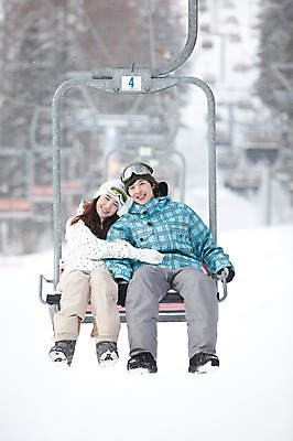 포토 JPG 나무 식물 해외기획촬영 라이프스타일 커플 계절 여자 남자 행복 스포츠 여행 포즈 겨울 스포츠시설 2010년일본 모션 자연 레저 겨울스포츠 스키장 사랑 미소 웃음 사람 앉기 동양인 20대 성인 두명 라이프 레포츠 일본 다정 한국인 일본여행 스키복 리프트 청년만 성인만 국내포토 옷 감정 아시아 해외여행 컨셉 관계 스키 표정 인종 청년 생활 시설 생태계 파일형식