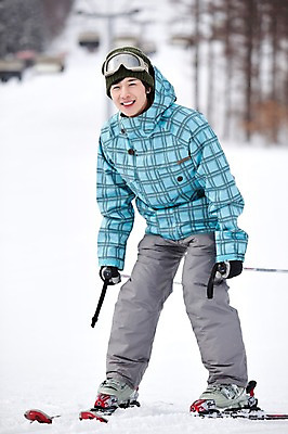 포토 JPG 나무 식물 해외기획촬영 라이프스타일 계절 남자 스포츠용품 스포츠 여행 포즈 겨울 스포츠시설 2010년일본 모션 자연 레저 스키 겨울스포츠 스키장 고글 한명 미소 웃음 사람 동양인 20대 성인 라이프 레포츠 일본 장비 한국인 일본여행 레포츠용품 스키복 스키장비 남자만 성인남자만 청년만 청년남자만 성인만 국내포토 1 옷 아시아 해외여행 표정 인종 청년 생활 오브젝트 시설 생태계 파일형식