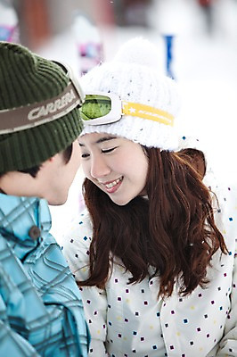 포토 JPG 해외기획촬영 라이프스타일 커플 계절 여자 남자 행복 스포츠용품 스포츠 여행 포즈 겨울 스포츠시설 2010년일본 모션 자연 레저 스키 겨울스포츠 스키장 고글 사랑 미소 웃음 사람 동양인 20대 성인 두명 라이프 레포츠 일본 다정 장비 한국인 일본여행 레포츠용품 스키복 스키장비 청년만 성인만 국내포토 옷 감정 아시아 해외여행 컨셉 관계 표정 인종 청년 생활 오브젝트 시설 생태계 파일형식