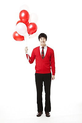 포토 JPG 스튜디오촬영 전신 남자 포즈 모션 한명 서기 들기 누끼 사람 동양인 이벤트 20대 앞모습 빨간색 파티 한국인 스웨터 풍선 남자만 남자한명만 성인남자만 청년만 청년남자만 청년남자한명만 성인한명만 성인남자한명만 성인만 국내포토 1 뷰포인트 컬러 상의 실내 인종 청년 파일형식