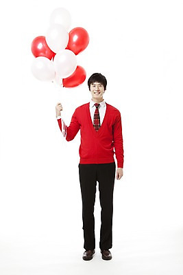포토 JPG 스튜디오촬영 전신 남자 포즈 모션 한명 서기 들기 누끼 사람 동양인 이벤트 20대 앞모습 빨간색 파티 한국인 스웨터 풍선 남자만 남자한명만 성인남자만 청년만 청년남자만 청년남자한명만 성인한명만 성인남자한명만 성인만 국내포토 1 뷰포인트 컬러 상의 실내 인종 청년 파일형식
