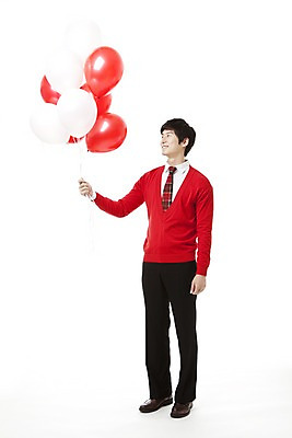 포토 JPG 스튜디오촬영 전신 응시 남자 포즈 모션 한명 서기 들기 누끼 사람 동양인 이벤트 20대 옆모습 빨간색 파티 한국인 스웨터 풍선 남자만 남자한명만 성인남자만 청년만 청년남자만 청년남자한명만 성인한명만 성인남자한명만 성인만 국내포토 1 시선 뷰포인트 컬러 상의 실내 인종 청년 파일형식
